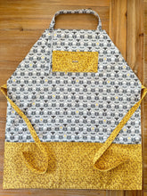 Load image into Gallery viewer, * Beautiful Bees Adult Apron &amp; 5x7 Postcard
